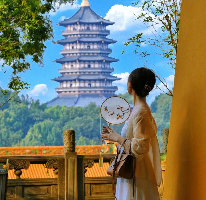 少钱？苏杭四日游西湖寒山寺景点游玩路线j9九游会登录天津去苏杭旅游4天3晚多(图2)