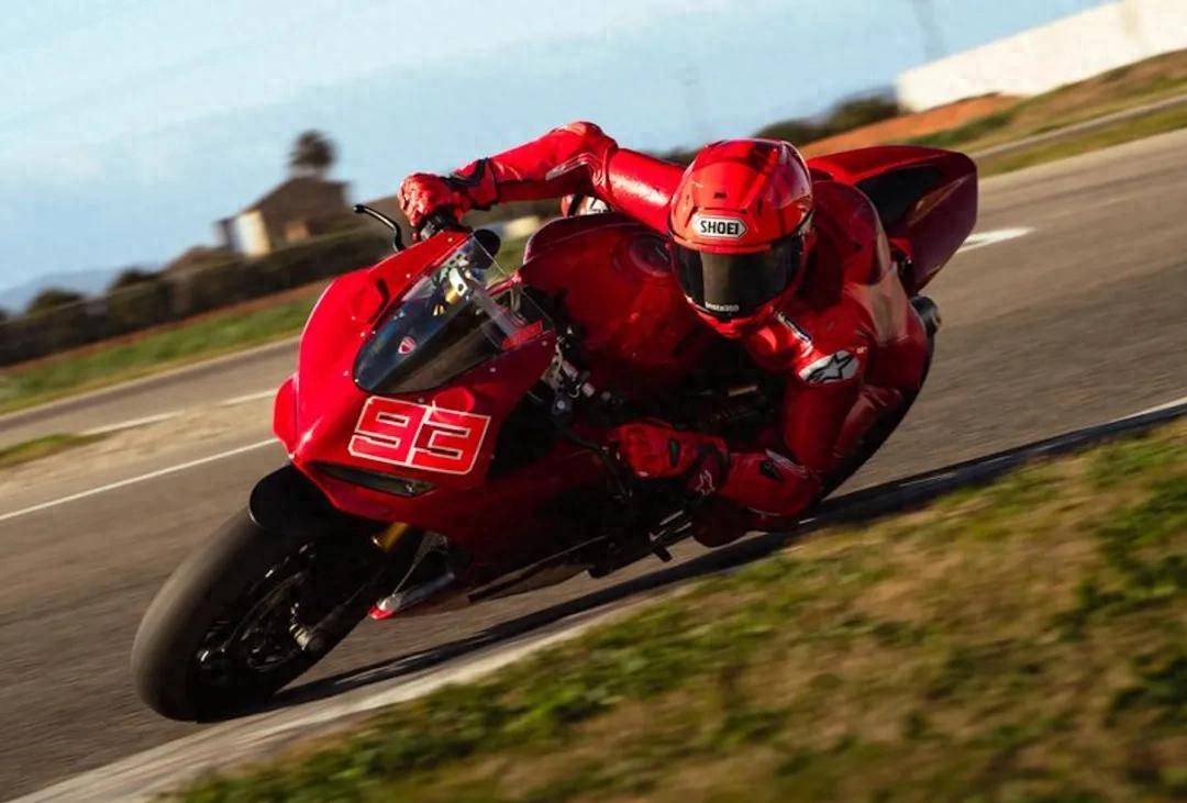360联手MotoGP传奇马克马奎斯！J9九游会重磅：中国品牌影石Insta(图10)