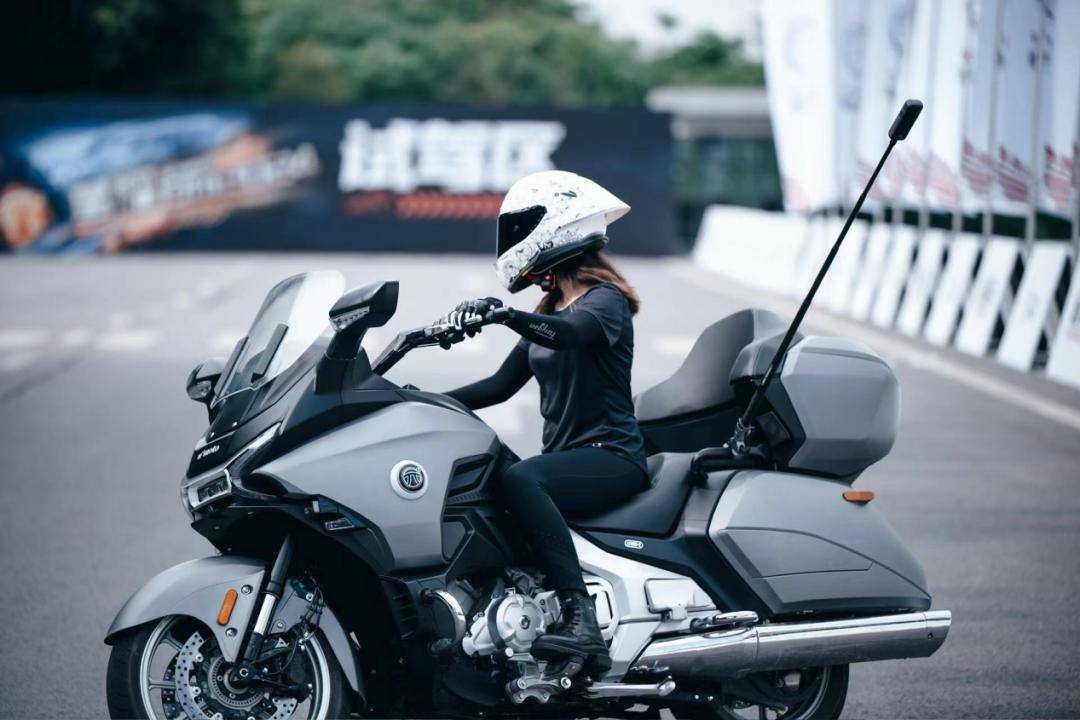 360联手MotoGP传奇马克马奎斯！J9九游会重磅：中国品牌影石Insta(图19)