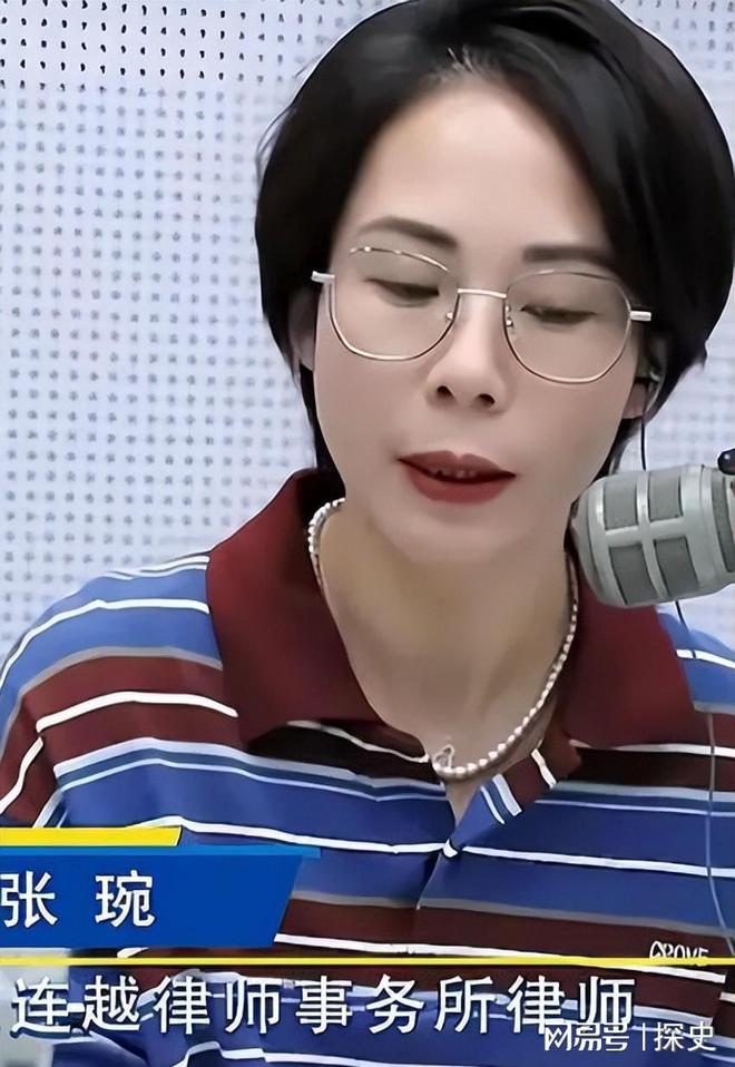 底裤”被扒企图拿钱平事出手大快人心九游会j9登录砸车3次！奔驰哥“(图5)